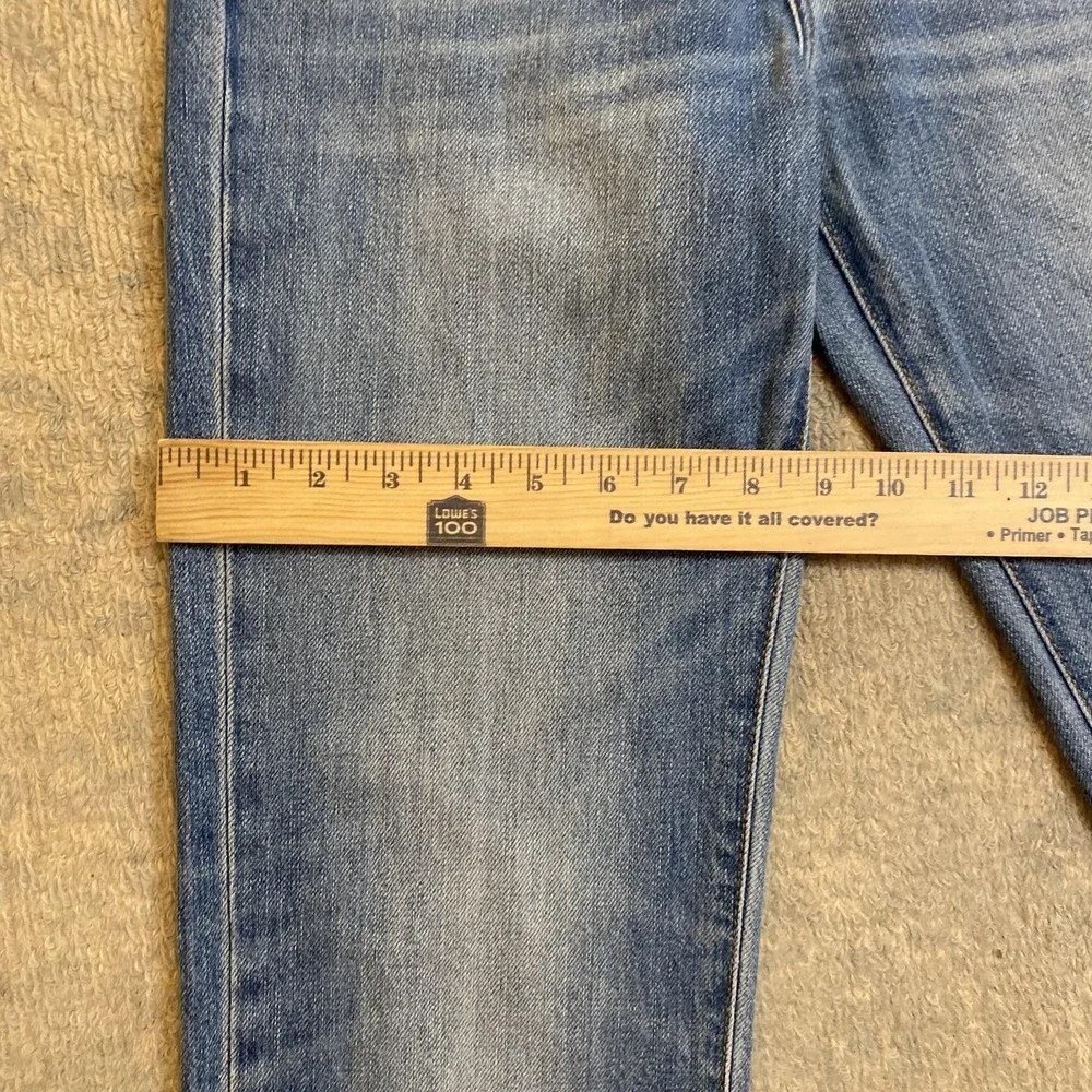 7 For All Mankind details light